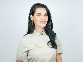 Povestea tinerei care a transformat un cabinet de pedodonţie din Olteniţa într-o reţea naţională de clinici, cu zeci (…)