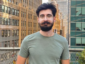 Povestea tânărului de doar 28 de ani din România care a reuşit ceea ce majoritatea oamenilor îşi doresc. Cum a (…)