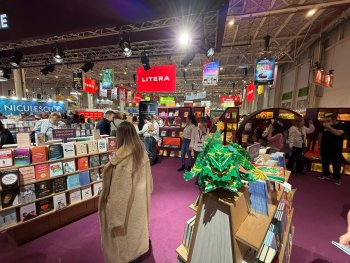 Gen Z la Gaudeamus. Cum a fost târgul de carte de la Bucureşti, privit prin ochii tinerilor: „Mă simt ca la un (…)