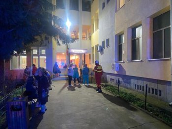 Incendiu la Spitalul Județean Hunedoara. Pacienți și medici, evacuați