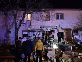 Cinci răniți după ce o butelie a explodat într-un bloc din Buftea