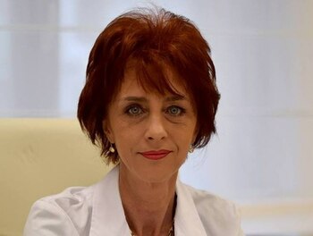 Apel la rugăciuni după ce medicul antivaccinist Flavia Groșan a intrat în comă. Bahmuțeanu: „A tratat carcalacul cu (…)