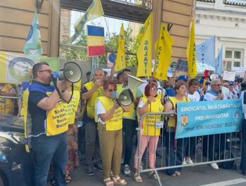 Ce presupune „boicotarea începutului de an școlar”, anunțată de sindicaliști. Elevii ar trebui să se întoarcă în (…)