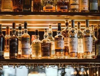 Producătorii de băuturi spirtoase propun autorităţilor o reformă substanţială a modului de calcul al accizei pentru (…)