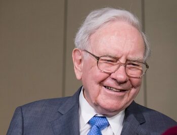 Warren Buffett și cele 5 cărți care te pot transforma. Lecții pentru viață și investiții