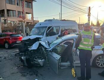 UPDATE Plan roșu de intervenție în județul Constanța: Accident în care este implicat un microbuz / 12 persoane (…)