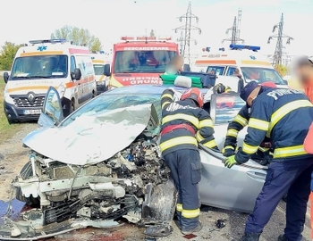 Accident rutier la ieșire din Slobozia, pe DN21 (zona Combinatului). Patru autoturisme și șapte persoane implicate