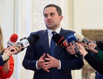 Ministrul Transporturilor anunţă deschiderea traficului pe ultimii 18 km ai semi-inelului sudic al Autostrăzii A0 - (…)