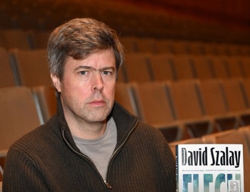 Scriitorul David Szalay a câștigat prestigiosul premiu Booker pentru ficțiune