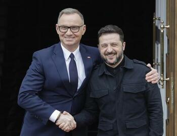 Zelenski cere menținerea sprijinului Poloniei, în pragul instalării unui președinte naționalist ostil Kievului