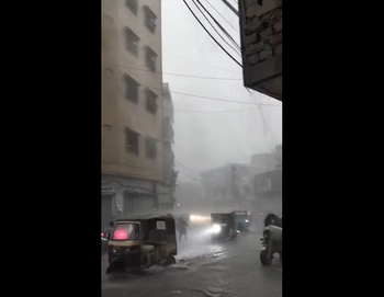 VIDEO Cel puțin 111 morți și peste 200 de răniți în Pakistan, din cauza ploilor musonice și a viiturilor