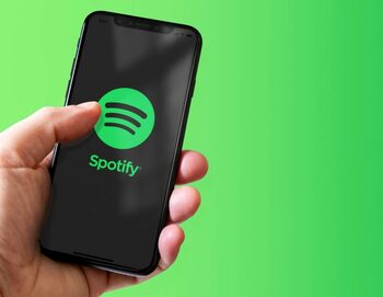 Spotify pregătește o surpriză majoră pentru utilizatorii care nu plătesc și un upgrade de calitate pentru abonați. (…)