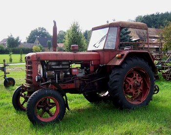 Cum s-a născut mândria agriculturii socialiste românești. Utilajul de legendă pentru care tovarășii s-au dat de (…)