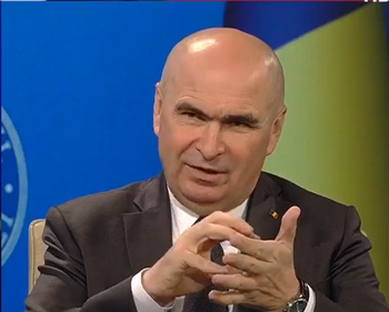 Ilie Bolojan critică birocrația din Guvern: Zeci de angajați nu-și justifică prezența și costurile. „Nu-i plătim cu (…)