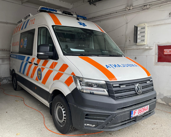 Cea mai veche ambulanță din Iași: are peste 700.000 de Km la bord și 13 ani vechime. Încă salvează vieți