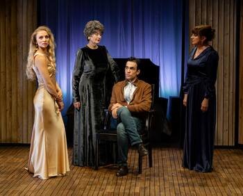 Teatrul Mic prezintă premiera oficială a spectacolului „Trei femei înalte”