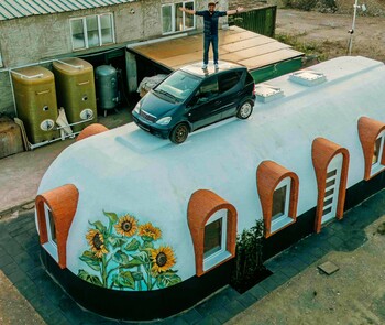 Case la doar puţin peste 3.000 de euro construite de o companie din ţara noastră. Cine este românul care a construit (…)