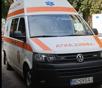 Mureș: O femeie a născut, asistată de paramedici, într-o ambulanță