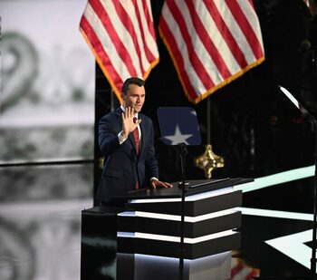 Pentagonul îi va sancționa pe angajații săi care au postat comentarii batjocoritoare sau negative despre Charlie Kirk
