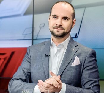 Silviu Mănăstire: „Nea Ilie face experimente socio-economice ca un doctor frustrat din provincie venit să opereze pe (…)