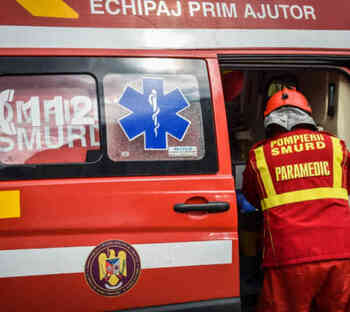 Un tânăr a murit și o femeie a fost rănită după ce un copac a căzut pe ei într-un parc din Brașov