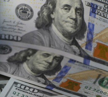 Soarta dolarului în epoca Trump: Moneda americană a scăzut cu peste 10% de la începutul anului, înregistrând cea mai (…)