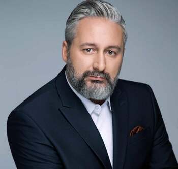 Smartphone-urile și confidențialitatea în era AI: Cum ne protejăm datele când folosim inteligența artificială