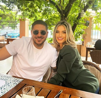O nouă despărțire în showbiz-ul românesc! Diana Enache și Ionuț Vîntu nu mai formează un cuplu. Motivul separării: (…)