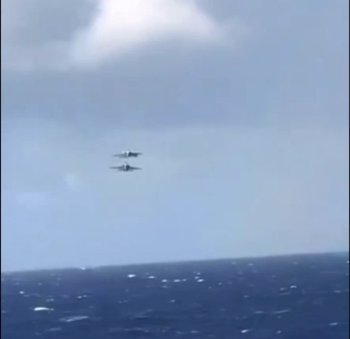 Două avioane de vânătoare americane au survolat Golful Venezuelei aproape 40 de minute