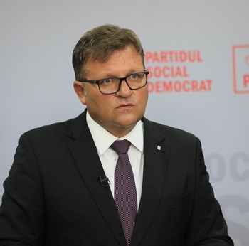 Deputatul Budăi (PSD) afirmă că va vota o moțiune de cenzură împotriva Guvernului dacă se opresc lucrările la autostrăzi