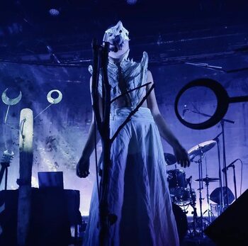 Componentele trupei norvegiene de muzică rock Witch Club Satan, acuzate de exhibiționism după ce s-au dezbrăcat pe (…)