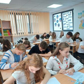 Ambasada Ucrainei în România clarifică informațiile privind închiderea unor școli cu predare în limba română din (…)