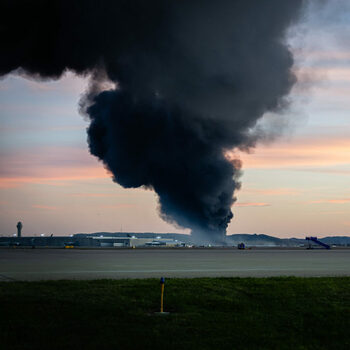 Un avion s-a prăbușit pe un aeroport din SUA: Șapte morți și 11 răniți (Video)