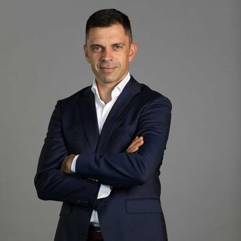 Carol Novak, prima REACȚIE despre legea care-i poartă numele și care a trecut de Parlament! Atac la handbal, baschet (…)