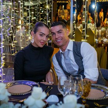 Gata! Cristiano Ronaldo se însoară. I-a dat Georginei un inel de logodnă de 1,5 milioane de lire sterline și a (…)