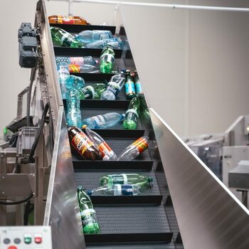 La doi ani de la lansare, Sistemul de Garanţie-Returnare se apropie de 8 miliarde de ambalaje returnate, anunță RetuRO