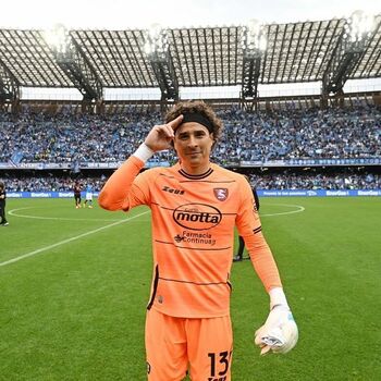 Portarul mexican Guillermo Ochoa (40 ani) a semnat pentru AEL Limassol