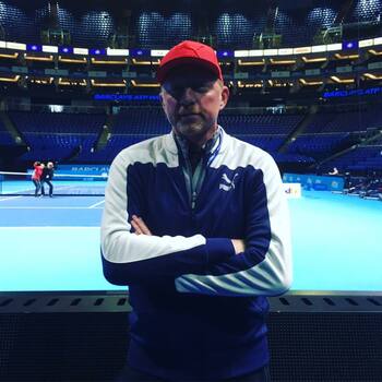 Primul titlu la Wimbledon, la vârsta de 17 ani, nu a avut doar consecinţe pozitive pentru Boris Becker