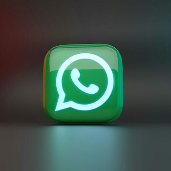 WhatsApp testează o funcție nouă care rezumă mesajele necitite din mai multe conversații simultan
