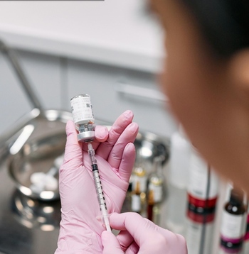 Vaccinul împotriva zonei zoster poate reduce riscul de infarct și AVC