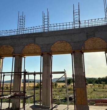 50 de milioane de euro costă cea mai mare mănăstire din Oltenia. Lăcașul de cult va fi zidit complet până la iarnă