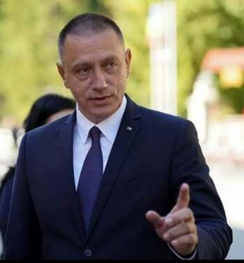 Mihai Fifor (PSD): A mai trecut o zi și „gurul” reformei statului încă nu și-a dat demisia. Încă mai are dubii!