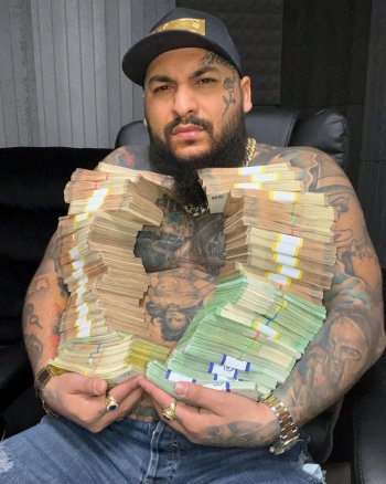 Dani Mocanu duce viață de boier în Italia: „Am putea să-l vedem și în concerte”. Cum poate lucra legal în arest la (…)