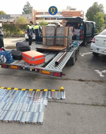 Captură impresionantă! Peste 10.000 țigarete, reținute de polițiștii Serviciului Rutier