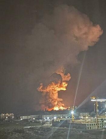 Ucraina a lovit cu drone portul rusesc Novorossisk. Exportul de petrol prin port a fost suspendat