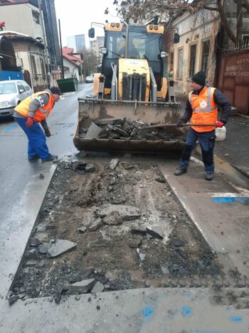 (P) Intervenții noi în Sectorul 5: Rampă nouă pentru pubele și reparații urgente ale carosabilului