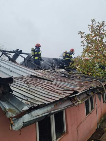 Incendiu la o casă din comuna Bucovăț