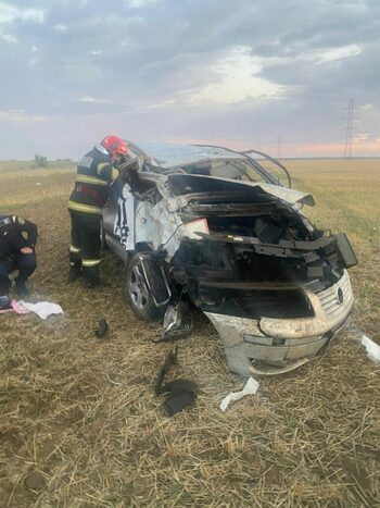 Mehedinţi: Un şofer a murit după ce s+a răsturnat cu autoturismul la Recea
