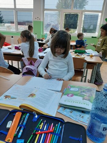 În ce context începe anul școlar 2025 – 2026? Abandon școlar, costuri ascunse ale educației și discrepanțe între (…)