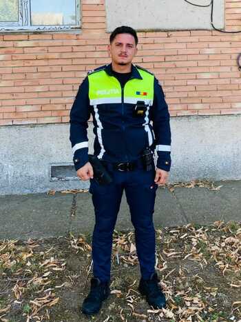 Olt: Poliţist din Olt, erou. A salvat viaţa unui copil de patru ani